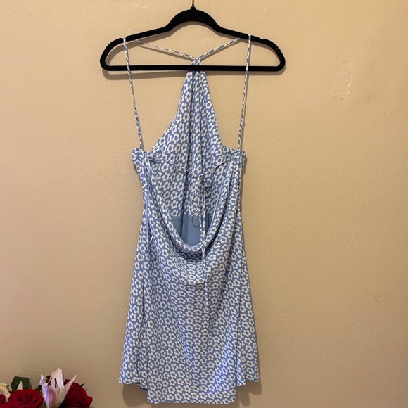 Cotton Candy Sky Blue Floral Backless Dress - Picture 2 of 4
